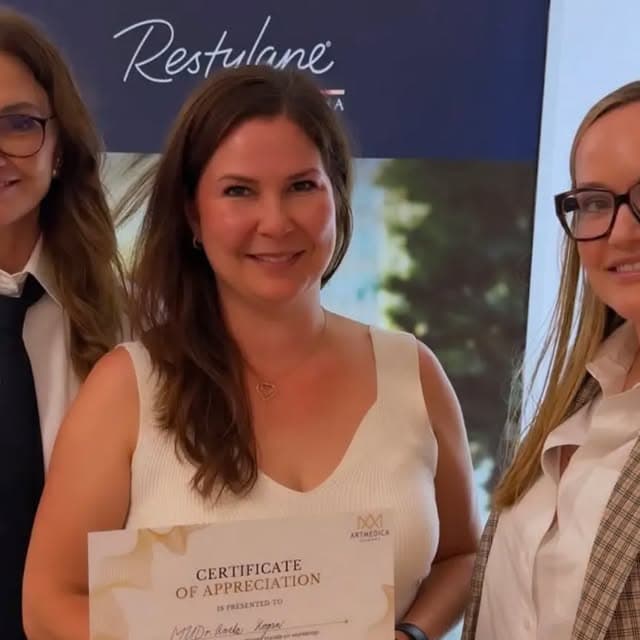 MUDr. Aneta Logan s certifikátem ze školení